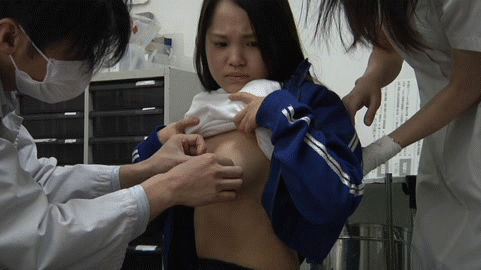 【内科検診エロGIF】女子高生の勃起した乳首の大きさまで測定される内科検診…男の先生がやってていいのかよｗｗｗｗ その7