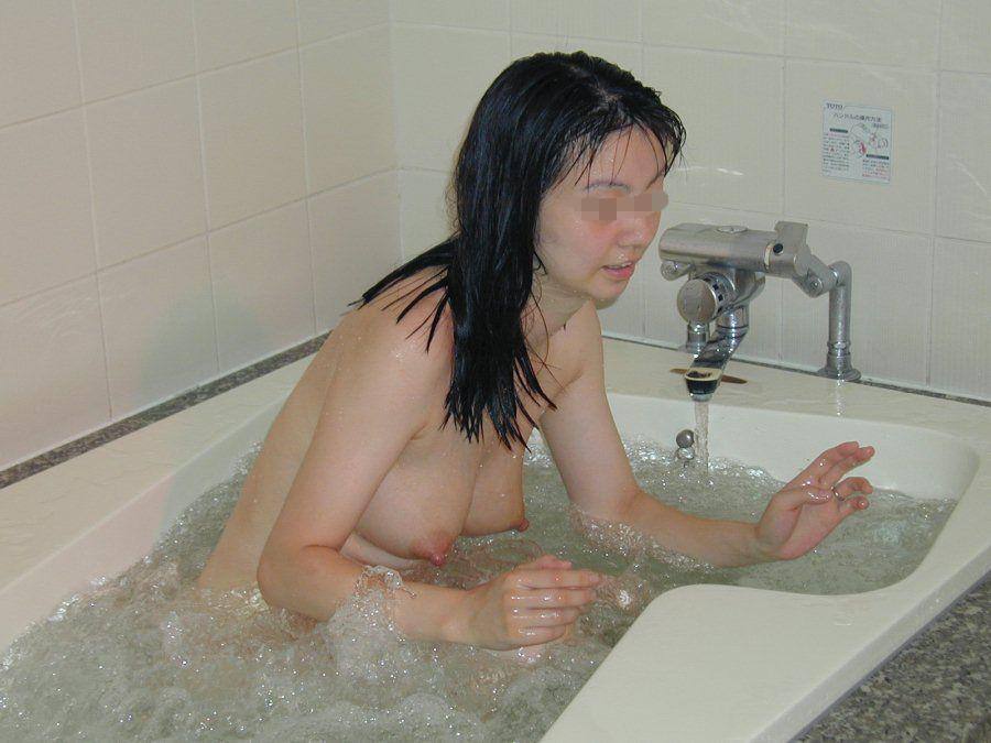 【ラブホ流出エロ画像】セックス前の彼女がこちら…冬場はラブホのお風呂でいちゃいちゃしたくなるよなｗｗｗ その11
