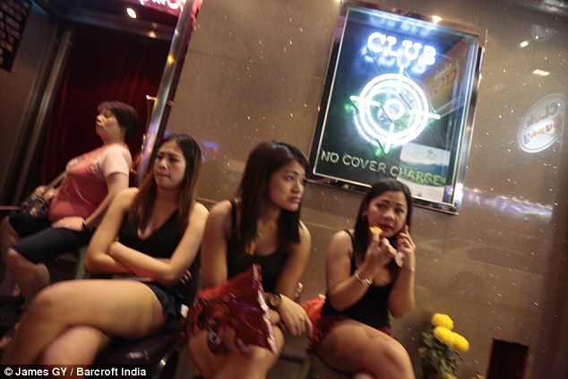 【売春婦エロ画像】暴動で揺れる香港！早く平和になってほしい…観光したくなる香港の売春婦画像 その14